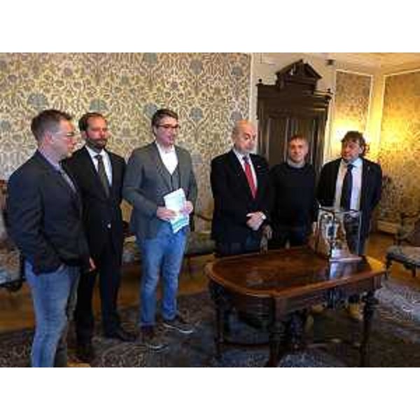 L'assessore FVG alle Autonomie locali, Pierpaolo Roberti, durante la conferenza stampa in Municipio a Trieste
