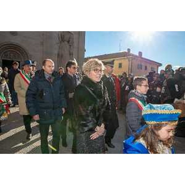 L'assessore regionale Barbara Zilli al corteo della rievocazione medievale per la Santa Messa del Tallero di Gemona.