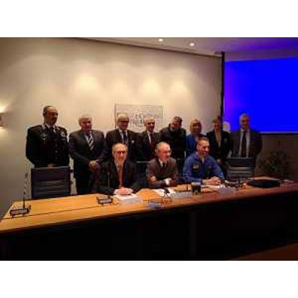 Il vicegovernatore del Friuli Venezia Giulia, Riccardo Riccardi, con il presidente della Fondazione Friuli, Giuseppe Morandini, e il maggiore Gaetano Farina, comandante della Pattuglia Acrobatica Nazionale Frecce Tricolori durante la presentazione del progetto "A scuola con le Frecce Tricolori" - Udine, 8 gennaio 2019