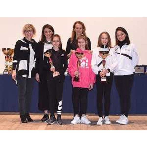 L'assessore Barbara Zilli alle premiazioni degli atleti del Comitato Friuli Venezia Giulia della Federazione Ginnastica d’Italia che maggiormente si sono distinti nella stagione agonistica 2018 (Lefotoimmediate.it)