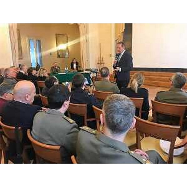 L'assessore regionale all’Ambiente, Fabio Scoccimarro, mentre interviene alla Conferenza "Un mare di plastica"