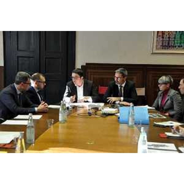 L'assessore regionale alle risorse Agroalimentari, Forestali e Ittiche Stefano Zannier alla riunione nella sede della Provincia Autonoma di Trento con i rappresentanti delle Regioni Veneto, Lombardia, Liguria, Valle d'Aosta e delle Provincia autonome di Trento e Bolzano sulla gestione dei grandi carnivori