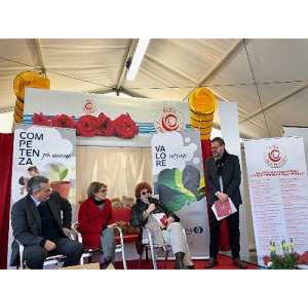 L'assessore regionale, Tiziana Gibelli, a Gradisca alla presentazione libro 'Rosa dell'Isonzo'