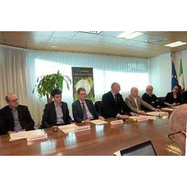L'assessore regionale alle Risorse agroalimentari Stefano Zannier alla conferenza stampa di presentazione della 10. edizione del Concorso mondiale dedicato al Sauvignon bianco, in programma a Udine