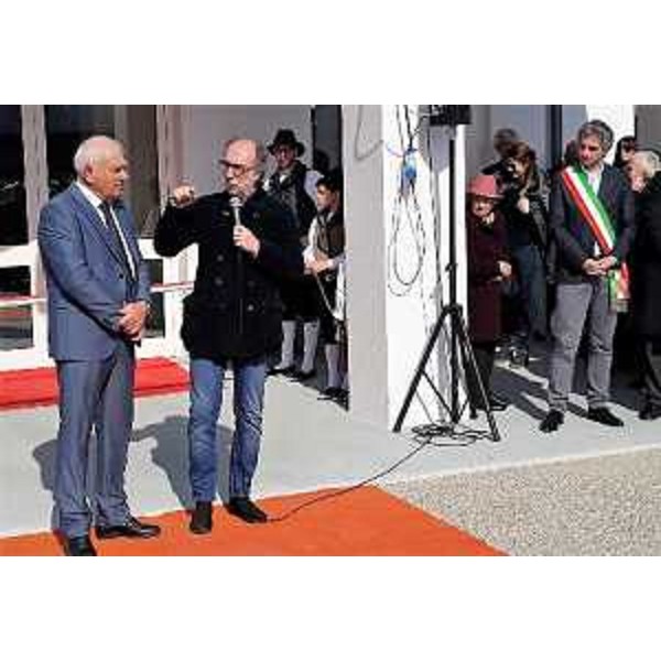 Il vicegovernatore del FVG Riccardo Riccardi interviene all'inaugurazione della nuova sala polifunzionale di Blessano, frazione di Basiliano