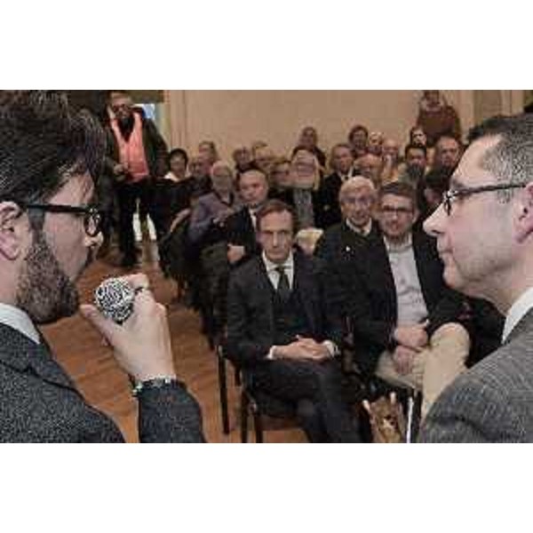 Il regista Maximiliano Hernando Bruno con il presidente dell'Udi Massimiliano Lacota