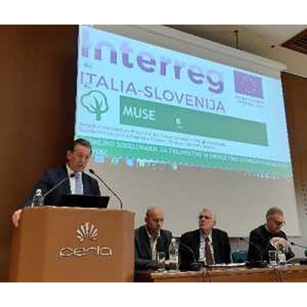 L'assessore regionale all'Ambiente e Energia Fabio Scoccimarro interviene all'apertura della tavola rotonda del progetto Interreg Muse a Nova Gorica (Slovenia).