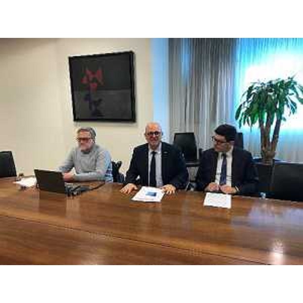 L'assessore regionale ai Sistemi informativi, Sebastiano Callari, con il presidente di Insiel spa, in occasione della presentazione dell'evoluzione del portale Open Data Fvg.