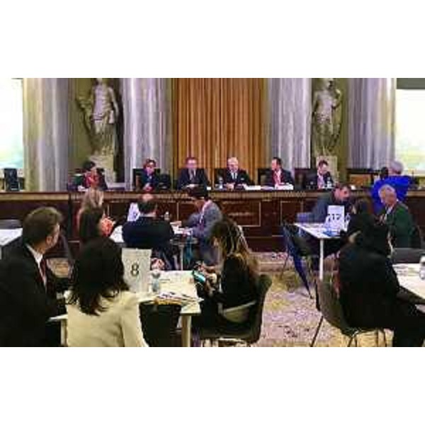 L'assessore alle Infrastrutture e trasporti, Graziano Pizzimenti e il presidente della Camera di commercio della Venezia Giulia, Antonio Paoletti, all'avvio degli incontri commerciali tra aziende italiane e austriache.