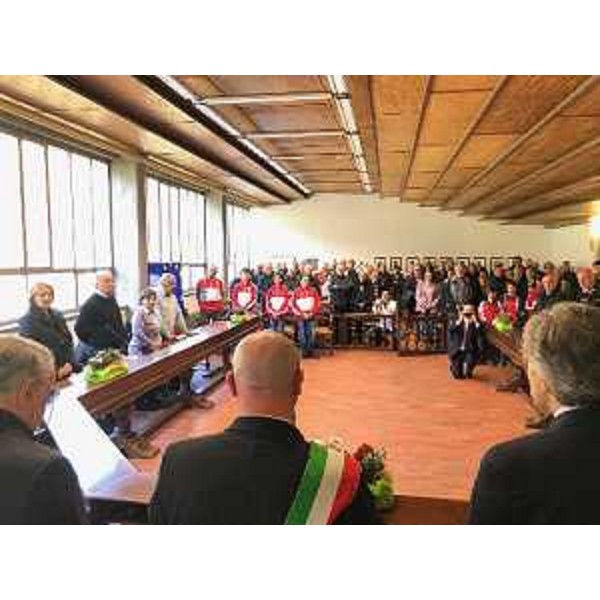 L'assessore regionale Sergio Emidio Bini nella sala consiliare del Comune di Moggio Udinese