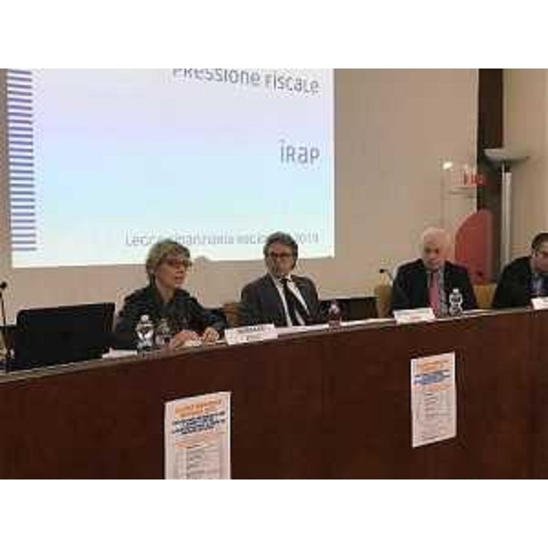 Gli assessori regionali alle Finanze e Patrimonio, Barbara Zilli, e alle Attività produttive, Sergio Emidio Bini, intervenuti all'incontro promosso da Confartigianato sulla legge di Stabilità 2019.