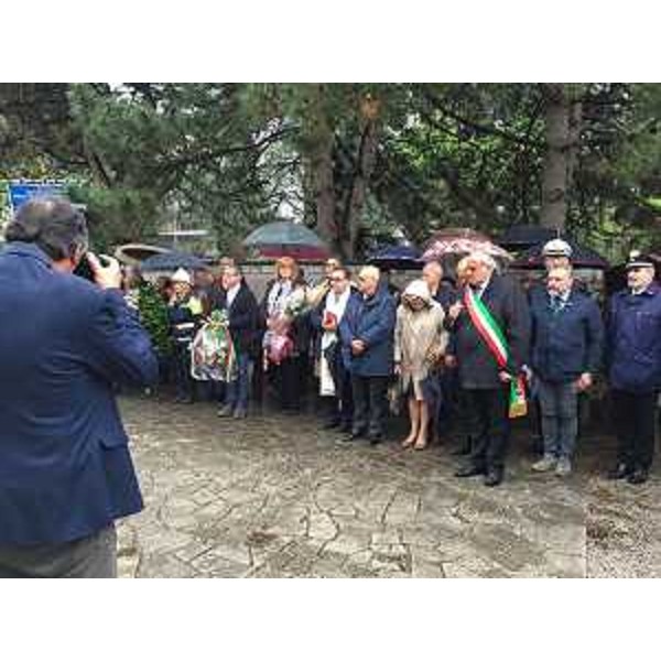 Presente l'assessore regionale alla Funzione pubblica, al Parco della rimembranza di Gorizia si è tenuta la cerimonia in onore dei 665 deportati in Jugoslavia