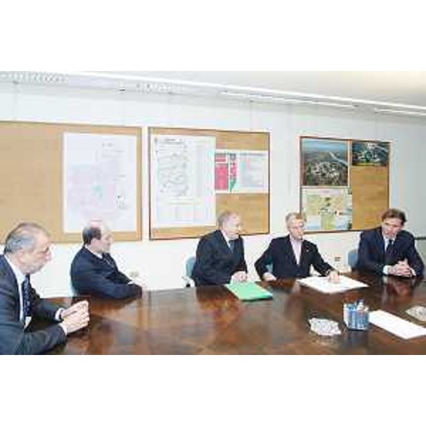 Riccardo Illy (Presidente Regione Friuli Venezia Giulia) in visita al Consorzio della Zona Industriale Ponterosso a San Vito al Tagliamento. (San Vito al Tagliamento 16/11/07)