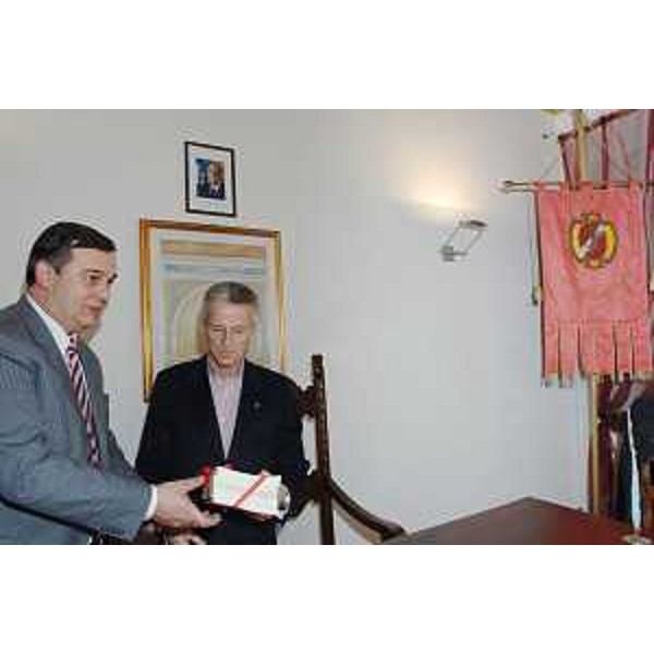Riccardo Illy (Presidente Regione Friuli Venezia Giulia) in visita a Sesto al Reghena accolto dal Sindaco Giuseppe Sigalotti. (Sesto al Reghena 16/11/07)