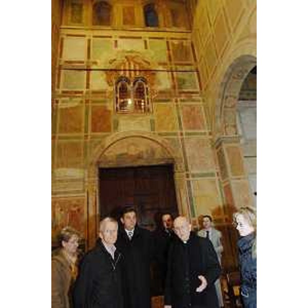 Riccardo Illy (Presidente Regione Friuli Venezia Giulia) visita l'antica Abbazia benedettina di Santa Maria in Sylvis, a Sesto al Reghena, con l'abate Giovanni Perin. (Sesto al Reghena 16/11/07)