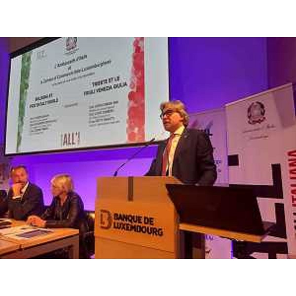 L’assessore regionale alle Attività produttive e al Turismo, Sergio Emidio Bini, interviene alla conferenza dedicata al Friuli Venezia Giulia