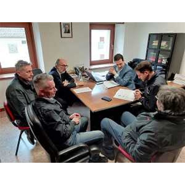 Il vicegovernatore con delega alla Protezione civile Riccardo Riccardi incontra i sindaci della Valcellina nel municipio di Cimolais