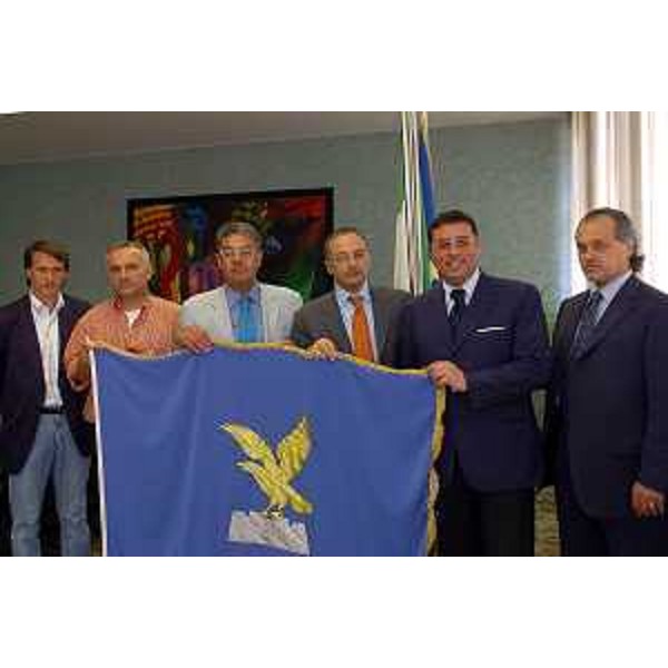 Roberto Antonaz (Assessore Regionale all'istruzione, cultura, sport e pace) alla conferenza stampa con i dirigenti di Udinese e Triestina (Udine, 27/05/05)