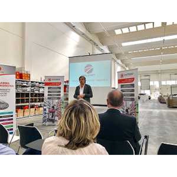 Udine, nuova sede della Dealernet, azienda del settore dell'automotive. L'apprezzamento dell'assessore regionale alle Attività produttive, Sergio Emidio Bini, per l'avvio di una nuova iniziativa imprenditoriale 