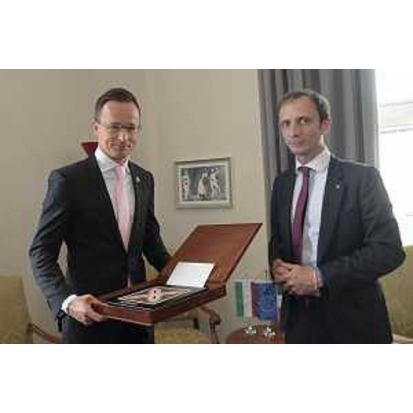 Il governatore del FVG, Massimiliano Fedriga, incontra a Trieste, a margine dei lavori del forum Ince, il ministro degli Esteri magiaro, Peter Szijjarto, 