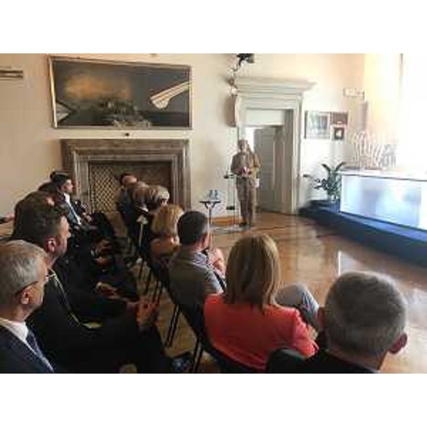 Il vicegovernatore del FVG, con delega alla Salute, Riccardo Riccardi, elogia l'innovativo progetto sperimentale di educazione alla legalità e promozione della salute che si è concluso nella sede di Confindustria Udine 