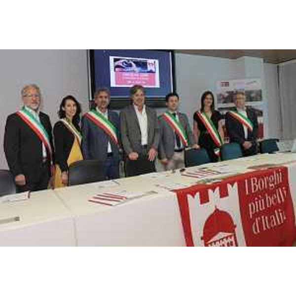 L’assessore regionale al Turismo, Sergio Emidio Bini, interviene alla presentazione della rassegna culturale, artistica ed enogastronomica che si aprirà martedì 18 giugno per concludersi domenica 23 giugno in undici Comuni del FVG 