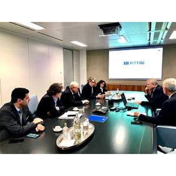 Prosegue il percorso di incontri, visite, sopralluoghi dell'assessore regionale alle Attività produttive, Sergio Emidio Bini, alle principali realtà del tessuto manifatturiero del Friuli Venezia Giulia. Ieri Bini ha visitato lo stabilimento per la produzione dell'acciaio di alta tecnologia Pittini, nella zona industriale di Rivoli di Osoppo. 