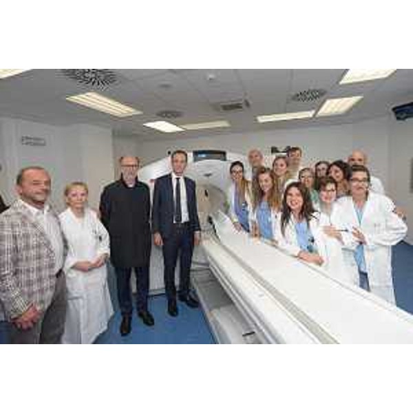 Il governatore del Friuli Venezia Giulia Massimiliano Fedriga e il vicegovernatore con delega alla Salute Riccardo Riccardi nel corso dell'inaugurazione all'Ospedale di Cattinara di Trieste del tomografo Discovery Pet/Ct Midr