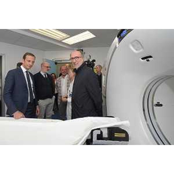 Il governatore del Friuli Venezia Giulia Massimiliano Fedriga e il vicegovernatore con delega alla Salute Riccardo Riccardi nel corso dell'inaugurazione all'Ospedale di Cattinara di Trieste del tomografo Discovery Pet/Ct Midr