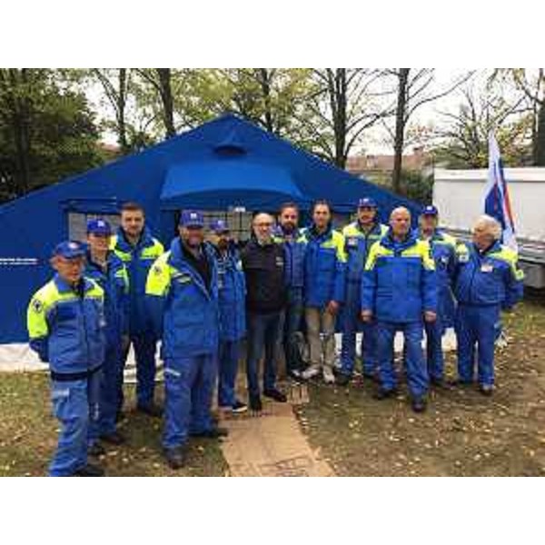  Il vicegovernatore del FVG Riccardo Riccardi con i volontari dei Protezione civile comunale di Aquileia in occasione della presentazione del Piano di emergenza 