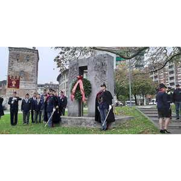 Il vicegovernatore del Friuli Venezia Giulia, Riccardo Riccardi, commemora, a Udine, i caduti della Polizia di Stato