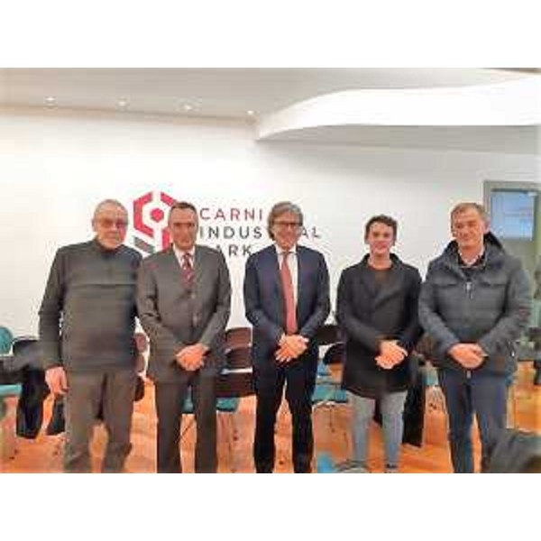 L'assessore regionale alle Attività produttive, Sergio Emidio Bini, in visita al consorzio Carnia industrial park.