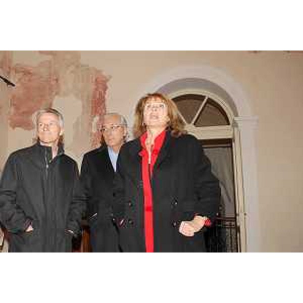 Riccardo Illy (Presidente Regione Friuli Venezia Giulia) visita la piccola villa veneta di Castelnuovo, prospiciente l'azienda agricola "Castelvecchio", a San Martino del Carso. (Sagrado 15/11/07)