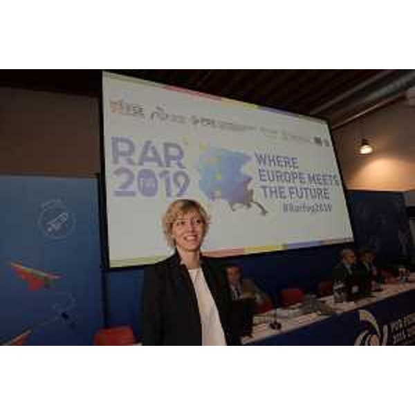 L'assessore alle Finanze del FVG, Barbara Zilli, nel corso della riunione annuale sulla programmazione 2014-20 dei fondi comunitari. 