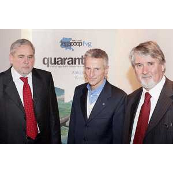 Riccardo Illy (Presidente Regione Friuli Venezia Giulia), Renzo Marinig (Presidente LegacoopFVG) e Giuliano Poletti (Presidente nazionale Legacoop) alla celebrazione del 40° anno dalla costituzione della Lega delle Cooperative del Friuli Venezia Giulia, nell'Abbazia di Rosazzo. (Rosazzo 19/11/07)