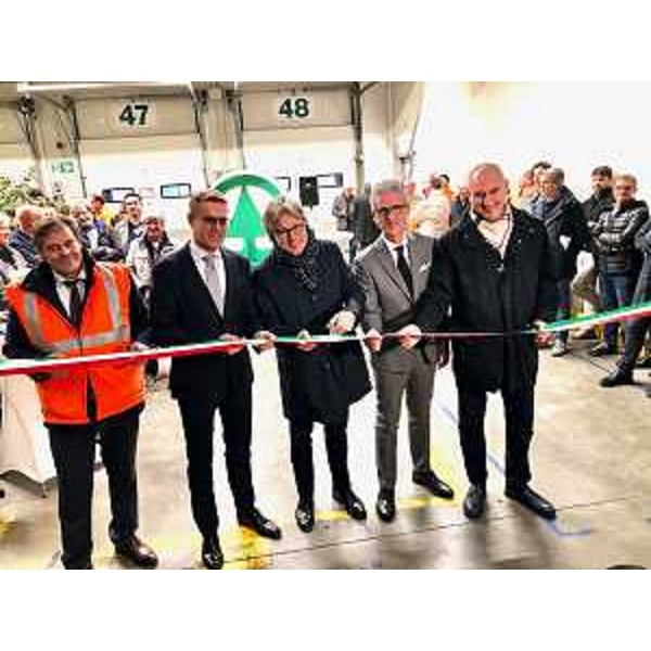 L'assessore regionale alle Attività produttive, Sergio Emidio Bini, interviene alla presentazione della nuova piattaforma logistica Aspiag Service, concessionaria Despar per il Nordest e l'Emilia Romagna. 