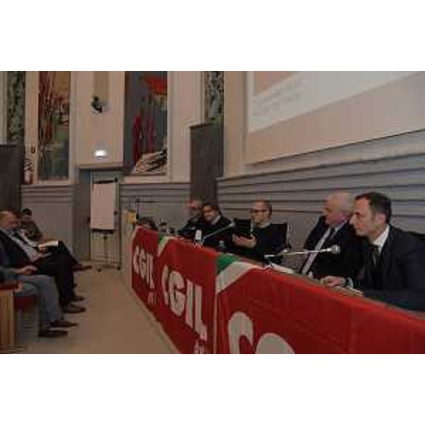 In primo piano il governatore del FVG, Massimiliano Fedriga, durante il convegno "Porto e manifattura: tra sogno e realtà" che si è tenuto nella sede delle Autovie Venete di Trieste.