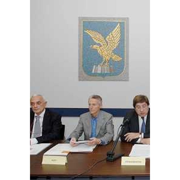 Giovanni Battista Vescovo (Presidente e CEO di Promostudio), Riccardo Illy (Presidente Friuli Venezia Giulia) e Giovanni Perissinotto (AD Assicurazioni Generali) presentano l'edizione 2007 di "Nobels colloquia", in programma a Trieste dal 3 al 4 dicembre. (Trieste 22/11/07)