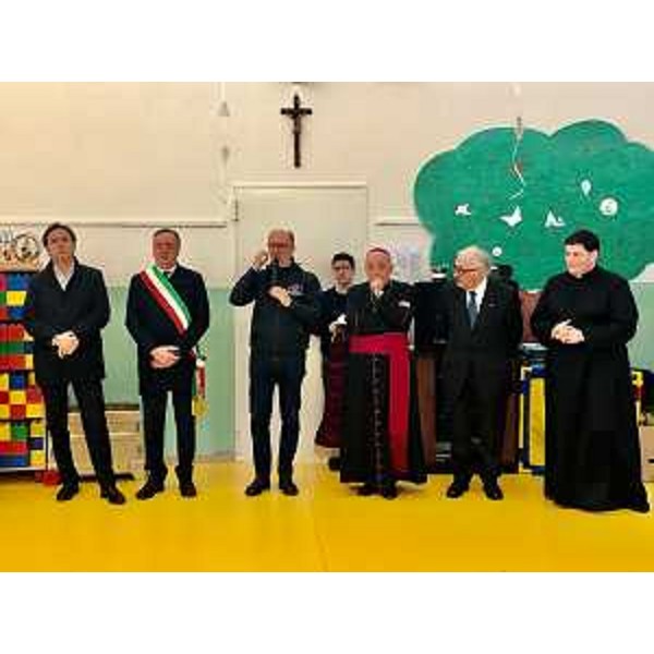 Il vicegovernatore Fvg, Riccardo Riccardi (terzo da sx), all'inaugurazione del primo asilo nido di Martignacco