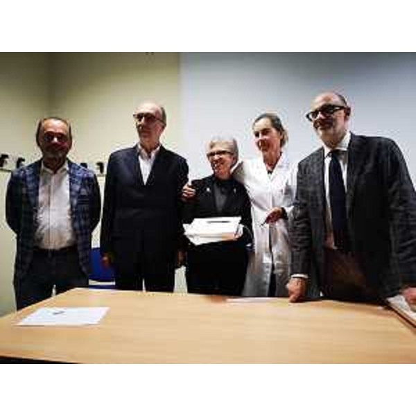Il vicegovernatore del FVG con delega alla Salute, Riccardo Riccardi, presenzia alla cerimonia di donazione da parte della Lilt di Trieste di uno strumento innovativo per la chirurgia plastica rivolta alle donne dopo l'intervento per cancro al seno. 