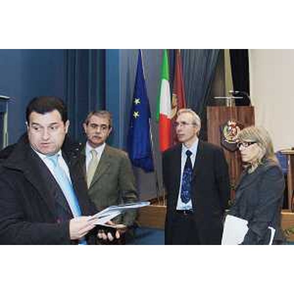 Franco Iacop (Assessore regionale Autonomie locali) al seminario regionale "La realizzazione del sistema di sicurezza integrata" presso la Scuola Allievi Agenti della Polizia di Stato di Trieste. (Trieste 23/11/07)