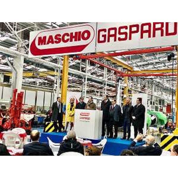 Il governatore del Friuli Venezia Giulia, Massimiliano Fedriga, accompagnato dall'assessore regionale alle Attività produttive, Sergio Emidio Bini, si è recato in visita alla Maschio Gaspardo di Morsano al Tagliamento (Pordenone)