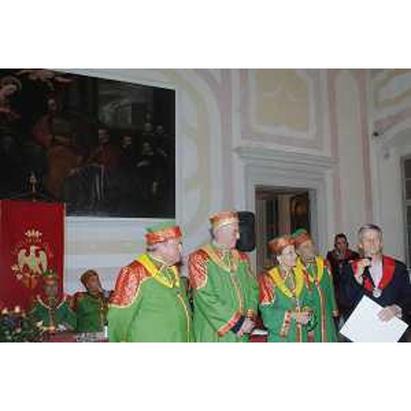 Riccardo Illy (Presidente Regione Friuli Venezia Giulia) viene insignito del titolo di nobile onorario del Ducato dei Vini del Friuli a Villa Manin di Passariano. (Villa Manin di Passariano 23/11/07)