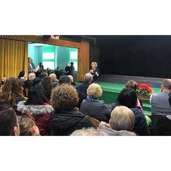 L'assessore regionale Barbara Zilli interviene alla presentazione del "Progetto Presepio 2019" nella scuola Santa Maria degli Angeli di Gemona