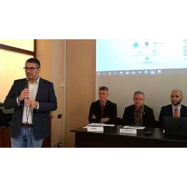L'assessore regionale alla Sicurezza Pierpaolo Roberti interviene al Convegno dedicato all'amianto organizzato a Gorizia dal Sindacato autonomo Vigili del fuoco (Conapo) in collaborazione con il Sindacato autonomo Polizia (Sap)