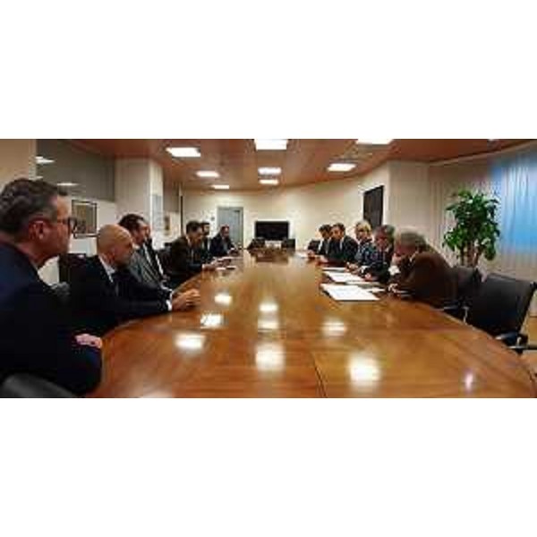 Il governatore del Friuli Venezia Giulia, Massimiliano Fedriga, al tavolo della firma della convenzione tra Friulia, rappresentata dalla presidente Federica Seganti, e le banche del territorio (Civibank, Mediocredito Fvg e Cassa Centrale Banca) - Udine, 2 dicembre 2019.