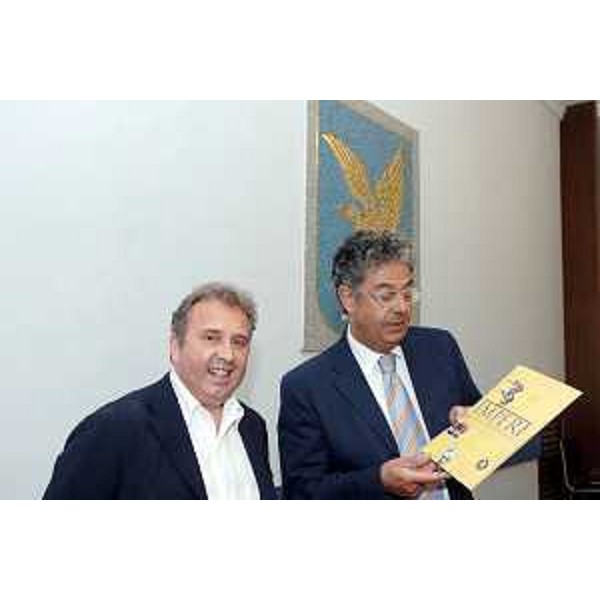 Roberto Antonaz (Assessore regionale all'istruzione, cultura, sport e pace) con Adriano Ossola (Curatore della Manifestazione) (Trieste, 28/06/06)