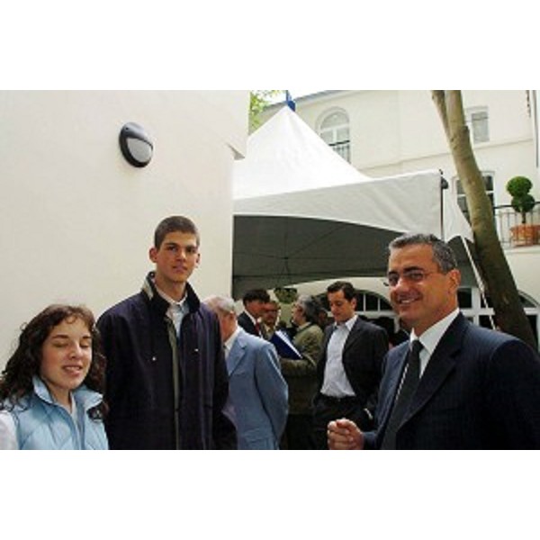 Monai ed alcuni studenti di Cividale all'inaugurazione dei nuovi uffici FVG a Bruxelles (Bruxelles, 24/05/05)