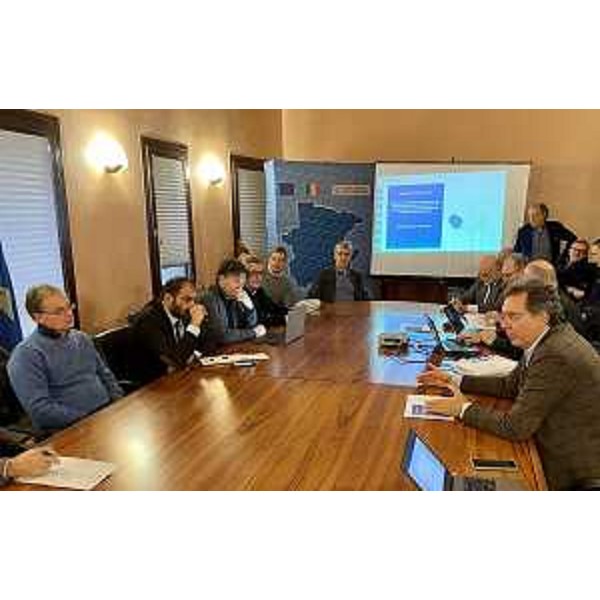 L'assessore regionale, Graziano Pizzimenti, all'incontro sul Tpl nella sede della Regione a Pordenone. (foto ARC Assandri)