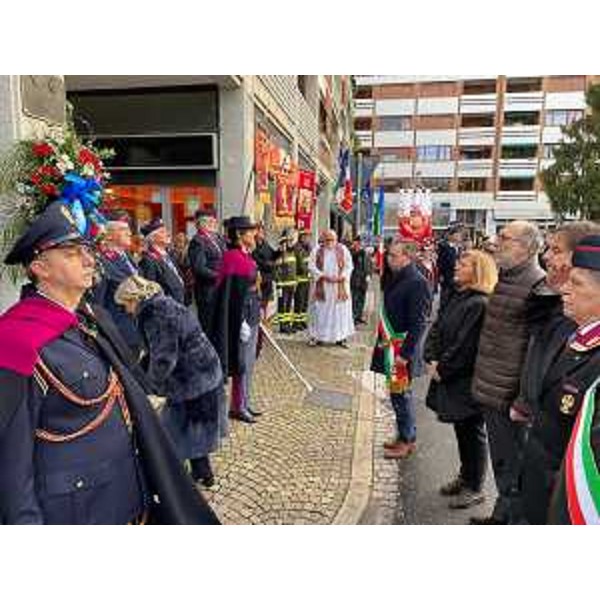 Il vicegovernatore, Riccardo Riccardi, alla cerimonia di commemorazione dei tre agenti della Polizia di Stato, caduti in servizio a Udine nel 1998 (Foto ARC Morandini)